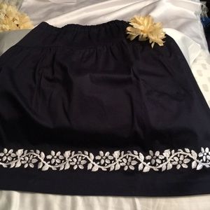 Embroidered skirt